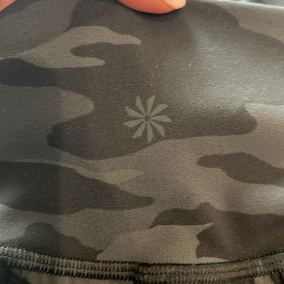 NWT Athleta Salutation Camo Jogger High Rise Fall Athleisure Pilates XS Petite - Picture 10 of 10